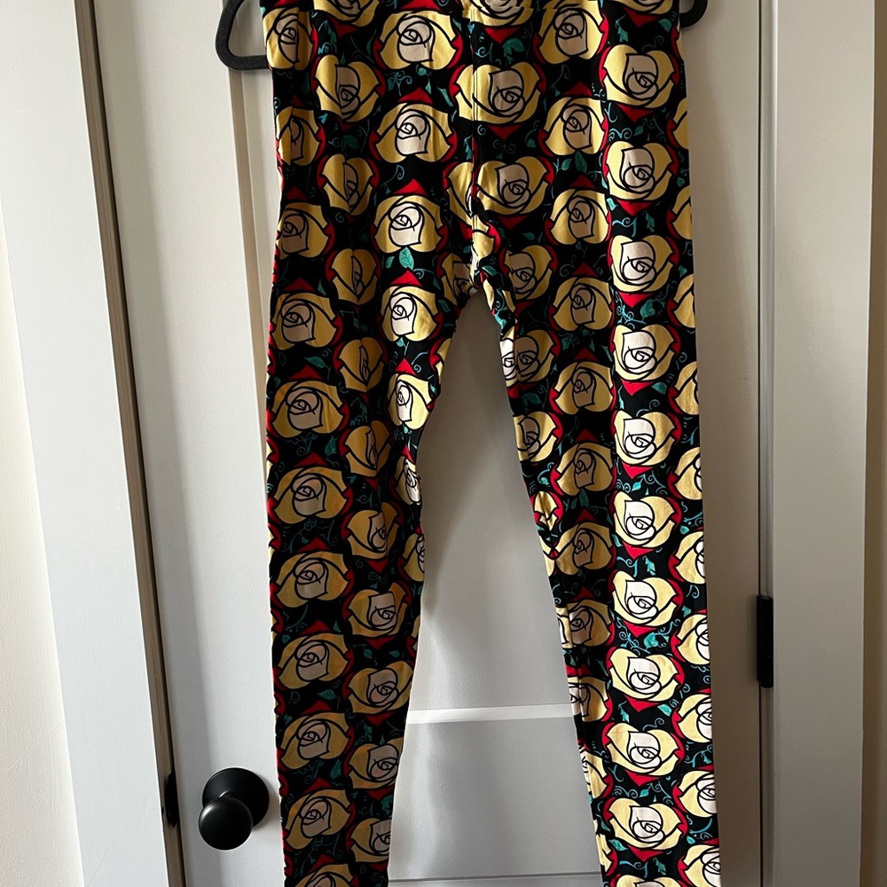 Lularoe Older T/C size “Belle” Yellow Rose-Print Leggings